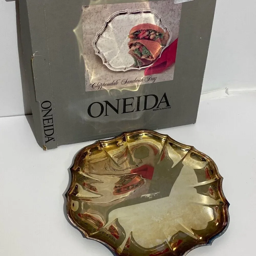 Oneida‎ Scalloped Buffet Platter Oval Chippendale Sandwich Tray 11